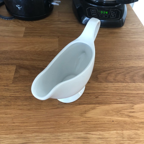 Gravy jug - Picture 1 of 2